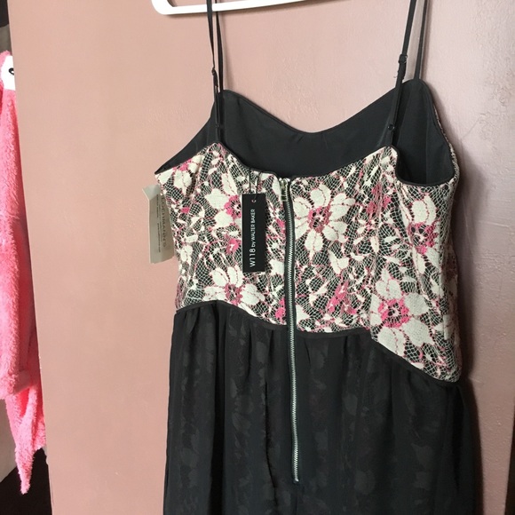 Black dress with pink &white lace detail, sz Large - Picture 5 of 5